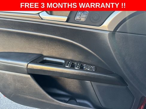 Used 2018 Ford Fusion SE w/ Fusion SE Technology Package FWD image 12
