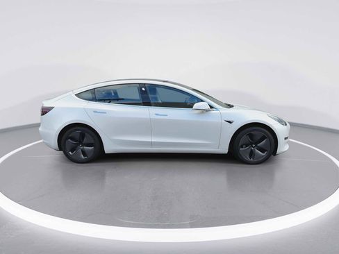 Used 2020 Tesla Model 3 Standard Range Plus image 9