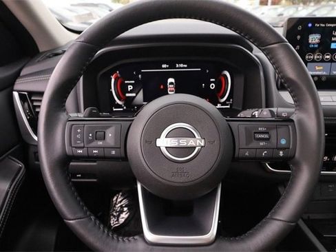 Certified 2024 Nissan Rogue SL w/ SL Premium Package image 11