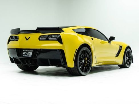 Used 2015 Chevrolet Corvette Z06 w/ 3LZ Preferred Equipment Group image 13