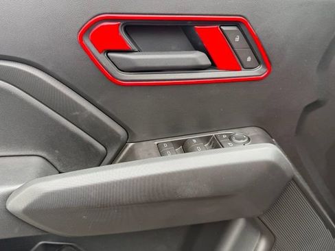 Used 2026 Chevrolet Colorado Trail Boss AWD/4WD image 23