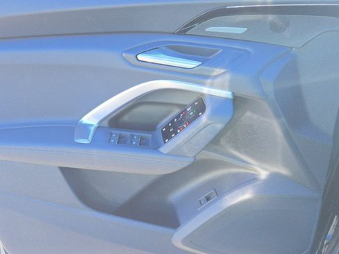 New 2025 Audi Q5 Premium Plus image 24