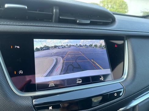 Used 2023 Cadillac XT5 Premium Luxury AWD/4WD image 8