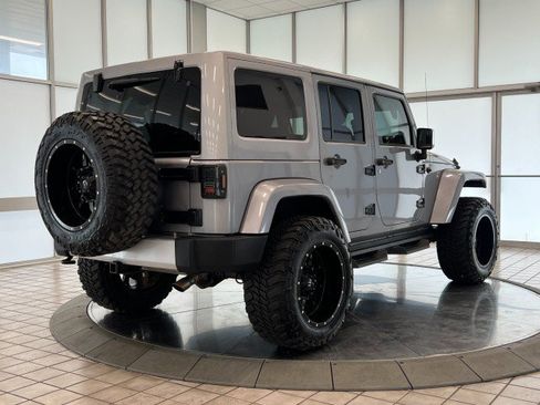 Used 2015 Jeep Wrangler Unlimited Sahara w/ Dual Top Group AWD/4WD image 7