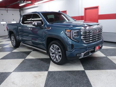 Used 2024 GMC Sierra 1500 Denali AWD/4WD image 3