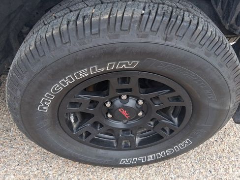 Used 2021 Toyota 4Runner Venture image 6