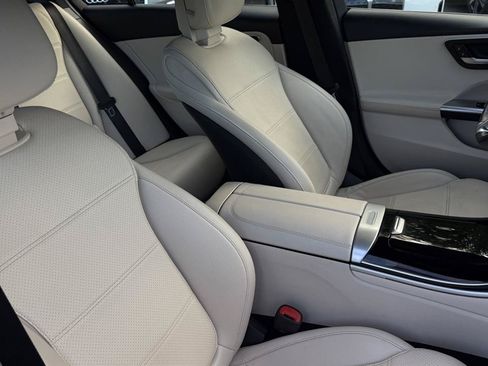 Used 2023 Mercedes-Benz C 300 4MATIC Sedan w/ Exclusive Trim Package image 45