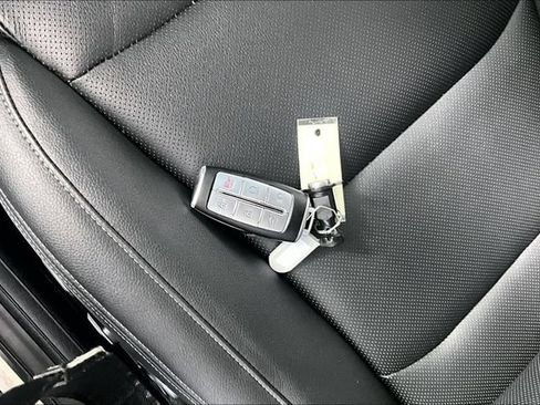 Certified 2025 Genesis GV70 2.5T AWD/4WD image 11