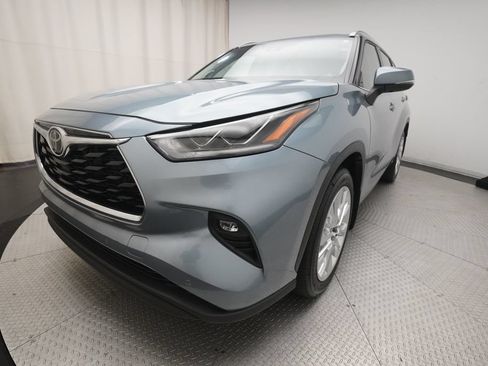 Used 2023 Toyota Highlander Limited AWD/4WD image 12