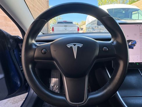 Used 2018 Tesla Model 3 Long Range image 16