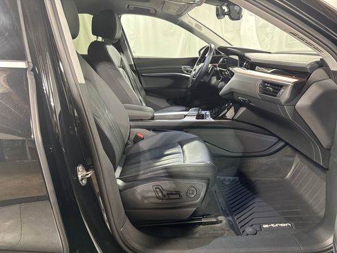 Used 2019 Audi e-tron Premium Plus image 30
