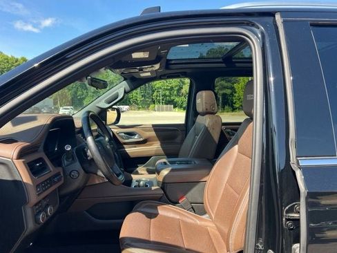 Used 2023 Chevrolet Tahoe High Country AWD/4WD image 12