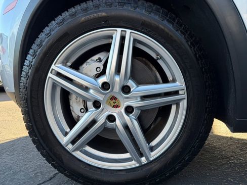 Used 2016 Porsche Cayenne S AWD/4WD image 52
