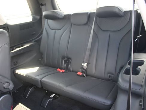 Used 2025 Hyundai Palisade SEL FWD image 42
