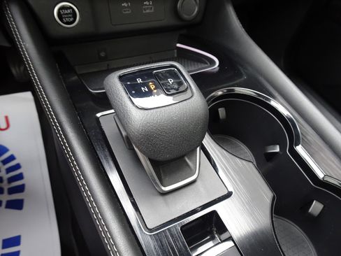 Used 2021 Nissan Rogue Platinum image 16