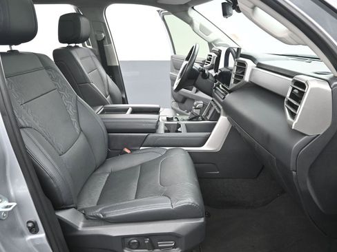 Used 2024 Toyota Tundra Limited image 25