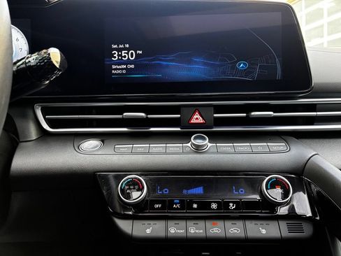 Used 2025 Hyundai Elantra Limited FWD image 19