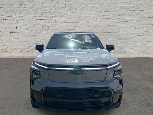 Used 2025 Chevrolet Silverado EV RST image 8
