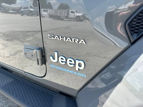 Used 2023 Jeep Wrangler Unlimited Sahara w/ Cold Weather Group AWD/4WD image 13