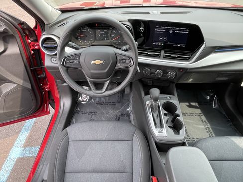 Used 2026 Chevrolet Trax LS FWD image 12