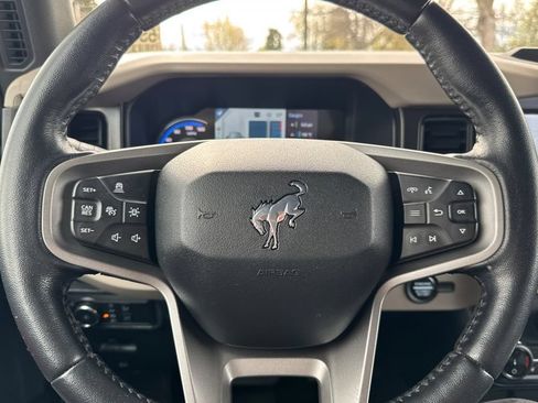 Used 2022 Ford Bronco Wildtrak AWD/4WD image 25