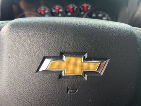 Used 2024 Chevrolet Silverado 1500 Custom AWD/4WD image 25