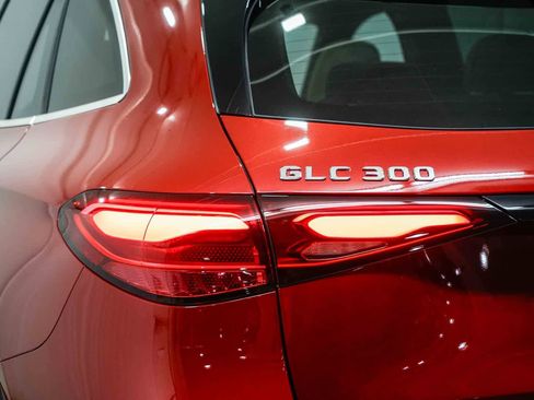 Used 2026 Mercedes-Benz GLC 300 image 9