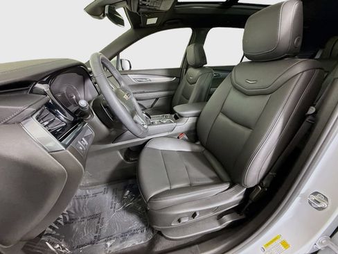 Used 2025 Cadillac XT6 Luxury FWD image 22