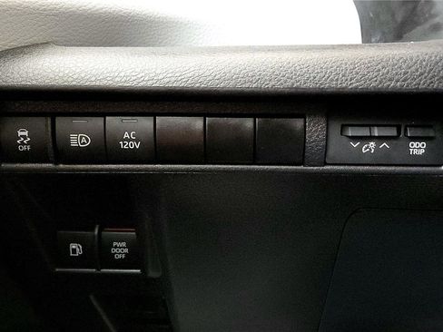 Used 2025 Toyota Sienna XLE w/ XLE Plus Package image 35