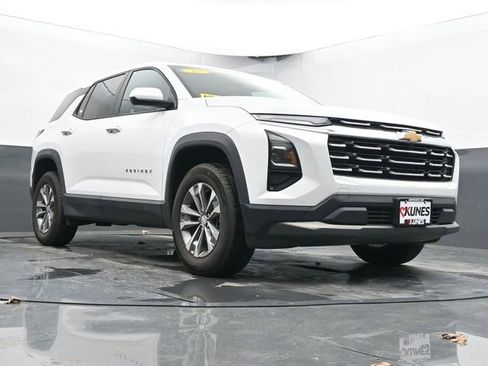 Used 2025 Chevrolet Equinox LT image 42