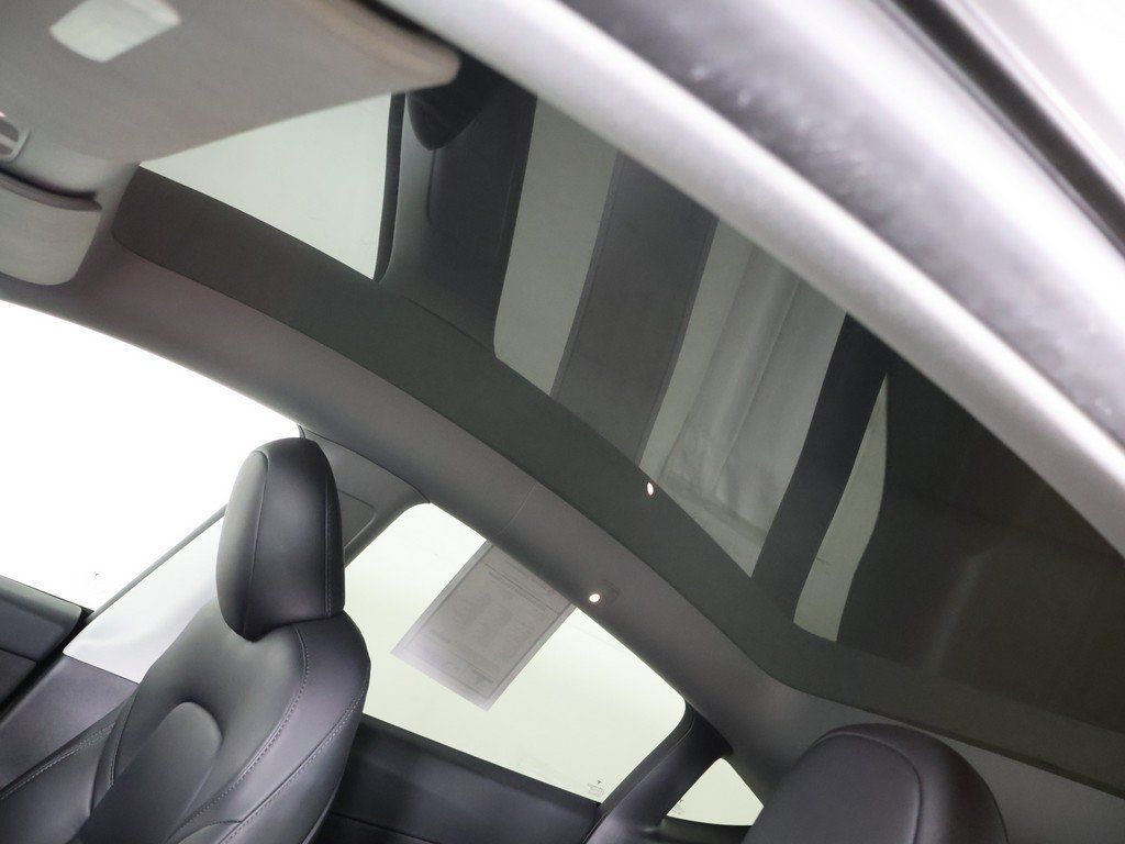 Used 2023 Tesla Model Y Long Range AWD/4WD image 25