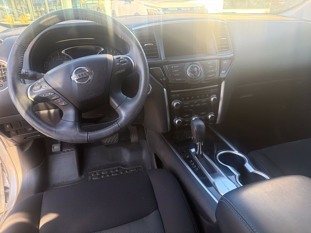 Certified 2020 Nissan Pathfinder SV FWD image 10