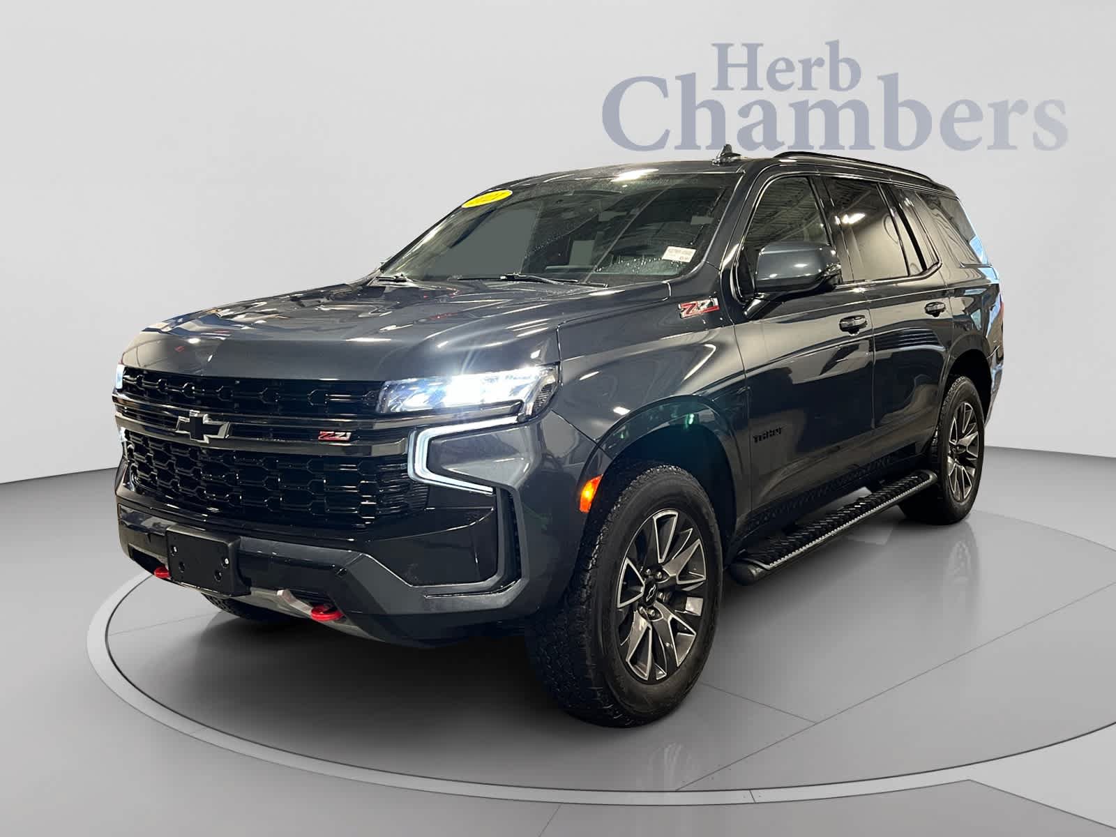 Used 2021 Chevrolet Tahoe Z71 w/ Z71 Signature Package AWD/4WD image 3