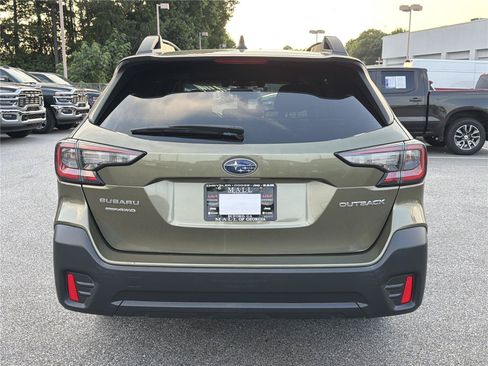 Used 2022 Subaru Outback Premium AWD/4WD image 6