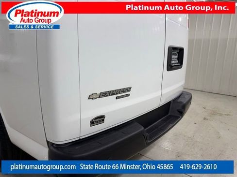 Used 2016 Chevrolet Express 3500 Extended image 43