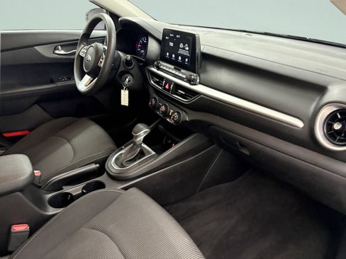 Used 2020 Kia Forte LXS FWD image 19