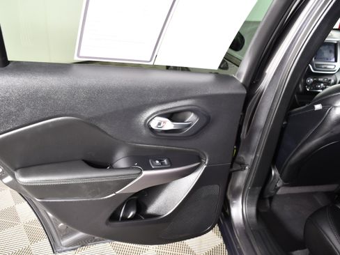 Used 2022 Jeep Cherokee Latitude Lux AWD/4WD image 47