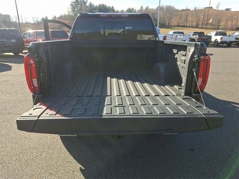 Used 2022 GMC Sierra 1500 AT4 w/ AT4 Premium Package image 29