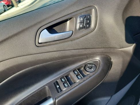 Used 2019 Ford Escape Titanium AWD/4WD image 21