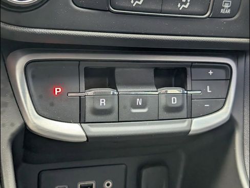 Used 2024 GMC Terrain SLE FWD image 15