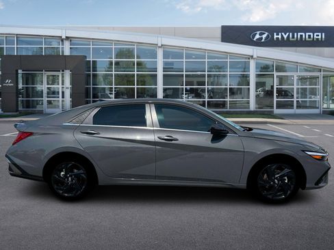 New 2026 Hyundai Elantra SEL Sport Premium image 9