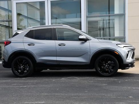 Used 2024 Buick Encore GX Sport Touring FWD image 6