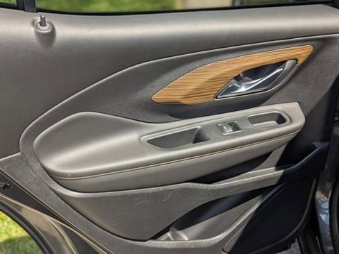 Used 2021 GMC Terrain SLE w/ Driver Convenience Package image 13