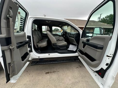 Used 2019 Ford F250 XL w/ Power Equipment Group AWD/4WD image 19