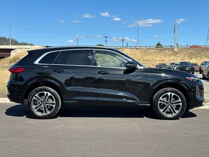 Used 2025 Audi Q5 Premium w/ Convenience Package
