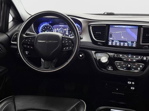 Used 2019 Chrysler Pacifica Limited w/ Advanced Safetytec Group image 30