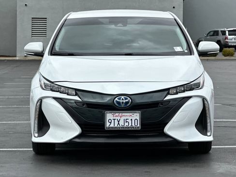Used 2022 Toyota Prius Prime LE image 10