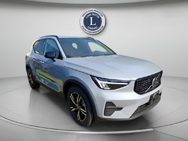New 2026 Volvo XC40 B5 Core w/ Climate Package AWD/4WD image 2
