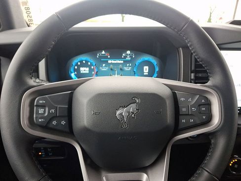 New 2025 Ford Bronco Badlands image 9