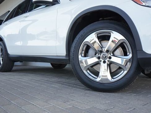 Used 2018 Mercedes-Benz GLC 300 4MATIC image 10
